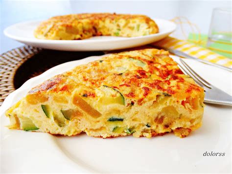 Blog de cuina de la dolorss Tortilla de cebolla calabacín y patata