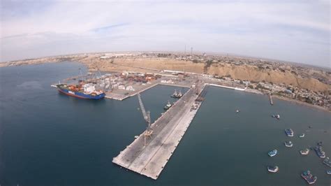 Construction of the Espigón Pier in northern Peru is 98 complete