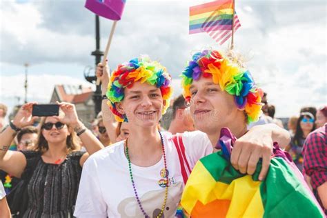 Praga Rep Blica Checa De Agosto De Povos Na Parada Anual De Praga Gay Pride Homem Em