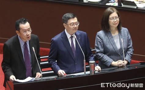 陸男駕快艇闖淡水河 卓榮泰：對造成國人擔心不安感到抱歉 Ettoday政治新聞 Ettoday新聞雲