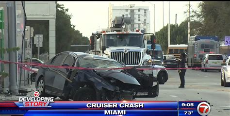 2 Miami Police Officers Ok After Car Accident Driver Cited Wsvn