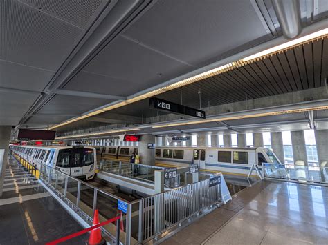 sfo bart station  easier    locals  visitors bay area