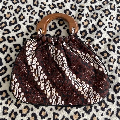 adorable indonesian batik bag  wooden depop