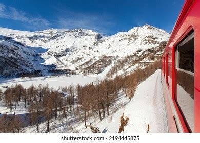 889 Bernina Express Winter Images, Stock Photos & Vectors | Shutterstock