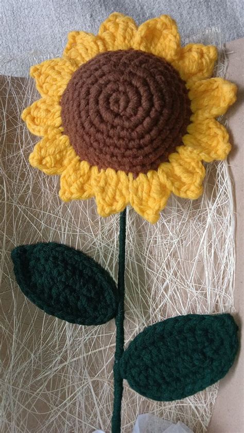 How To Crochet A Simple And Easy Crochet Flower Crochet Flower Pattern