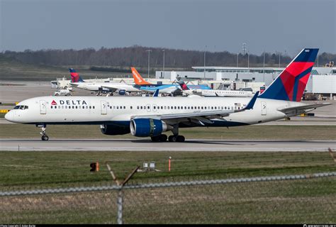 N660DL Delta Air Lines Boeing 757 232 WL Photo By Aidan Burke ID