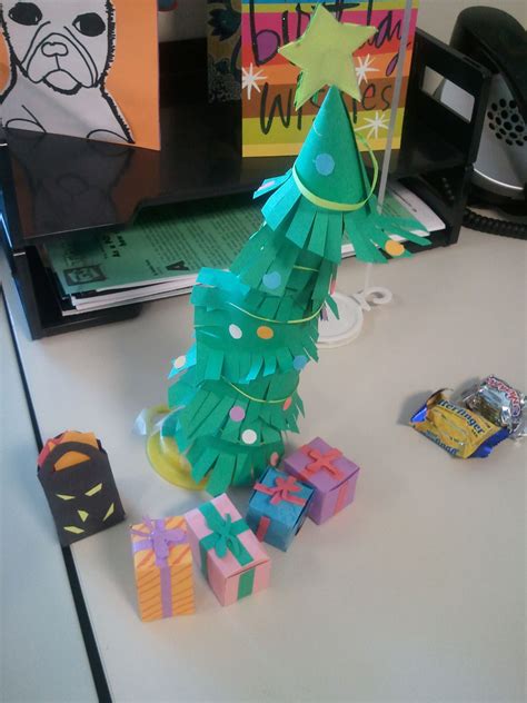 Whoville Christmas Tree And Presents Whoville Christmas Christmas