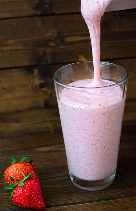 Healthy Strawberry Milkshake Cooktoria