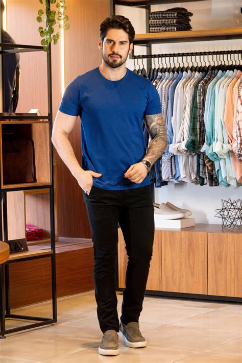 Estilo Básico E Casual Para Homens Roupas Masculinas Na Moda Moda Informal Masculina Roupas