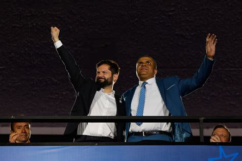 Pdte Boric recibe ovación en la ceremonia de inauguración de los