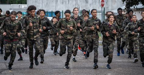 Les jeunes Grenats en cohésion chez les Hussards Football Club de