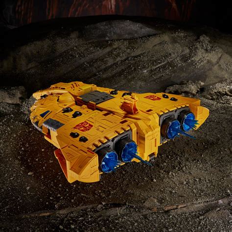 Hasbro Announces 19 Inch Tall Transformers Titan Class Autobot Ark