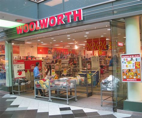 Woolworth W Krakowie Dzi Otwarcie Pierwszego Sklepu Gdzie I O Kt Rej