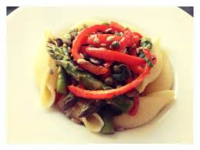 Conchiglie Aux Asperges Et Poivrons Rouges Food Beef Meat