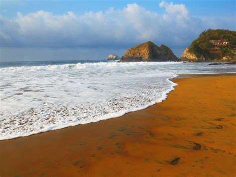 Playa Zipolite Welcome To The Beach Of The Dead Zipolite Beach A