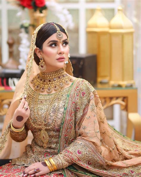 Kubra Khan Looks Radiant In Vibrant Bridal Jora Pictures Lens