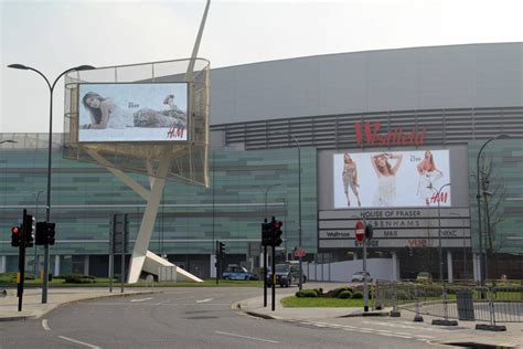 Handm And Gisele Dominate Westfield London Ocean Outdoor