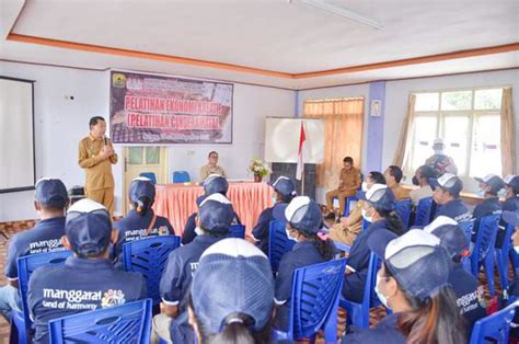 Pemkab Manggarai Buka Pelatihan Pembuatan Cinderamata PATROLIPOST