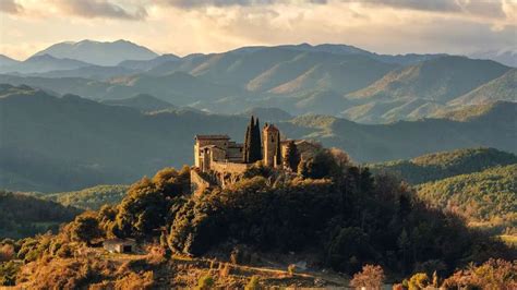 El Castillo Español Del Siglo X Que Se Puede Alquilar Por Airbnb Uppers