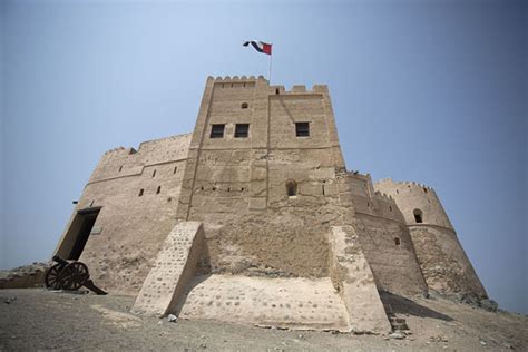 Looking up Fujairah Fort | Fujairah fort | Fujairah | Travel Story and ...