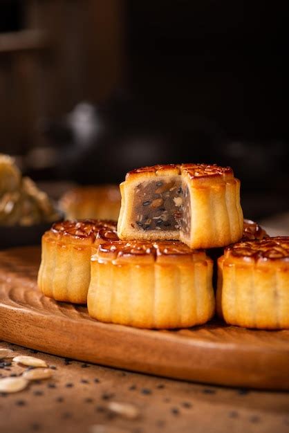 Premium Photo | Chinese mid autumn festival mooncakes