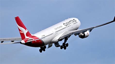 Qantas Slashes 50 000 Flights To The Us In Major Sale Including New York And Los Angeles