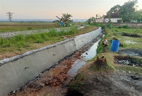 Terkesan Proyek Siluman TPT Di Desa Jambu Disoal