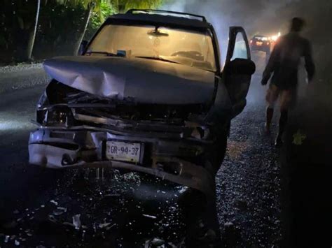 Choque Entre Taxi Y Camioneta Deja Lesionados