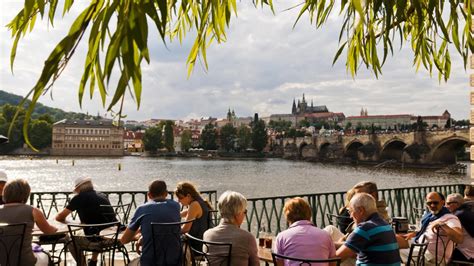 Flussweg Eine Reise Entlang Der Moldau B Hmens Lebensader Welt