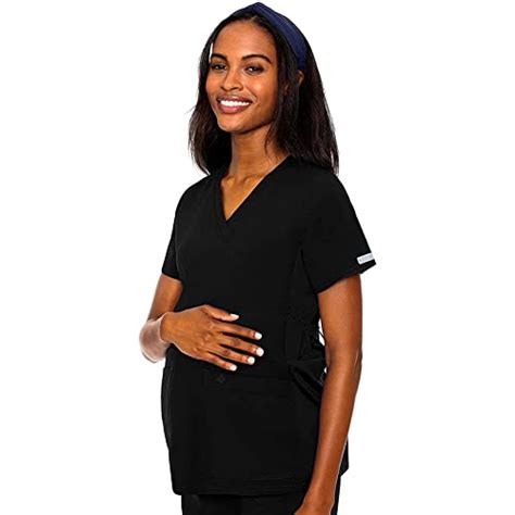 The 15 Best Maternity Scrubs For Pregnant Nurses 2025