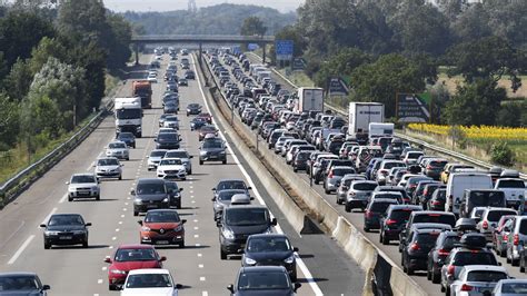 Le trafic chargé sur les routes d Ile de France ce week end