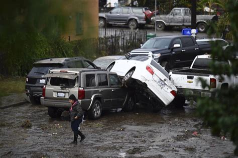 Inundaciones Repentinas Inundan Casas Y Volcan Automóviles En San Diego