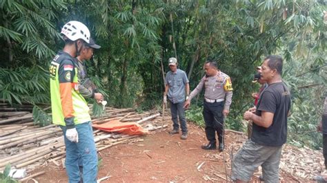 Warga Cilodong Digegerkan Penemuan Jasad Bayi Di Bantaran Kali Ciliwung