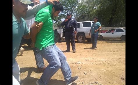 Bloquean Cruceros De La Ciudad Por Detención Del Líder De La Catem Oaxaca