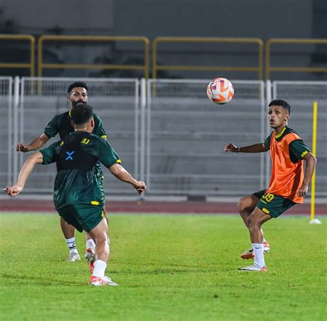 الخليج يبدأ تحضيراته لملاقاة الهلال