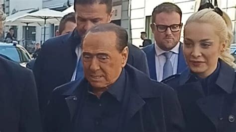 Silvio Berlusconi La Malattia Di Cui Soffriva Cosa La Leucemia