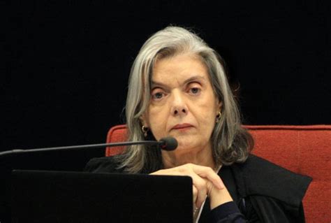 Cármen Lúcia é eleita presidente do TSE Gláucia Lima