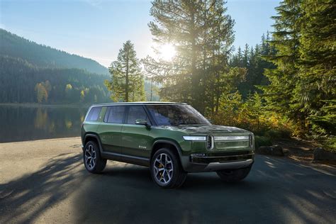 Rivians R1s Suv Looks Like An All Electric Land Rover The Verge