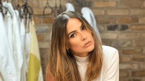 Rec M Solteira Deborah Secco Quase Beija Atriz Durante Entrevista Assista