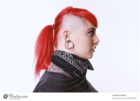 Sidecut Flesh Tunnel Piercing Ein Lizenzfreies Stock Foto Von Photocase