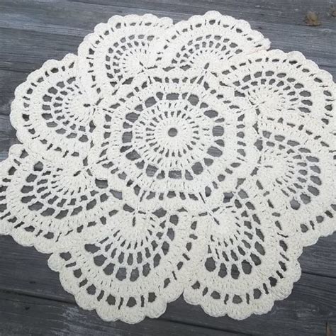 Hand Crafted Cotton Crochet Doily Rug In Circle Lacy Shell Pattern