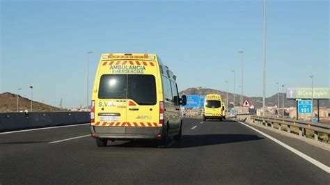 Sucesos Mallorca Accidente Laboral Un Trabajador Herido Al Caer De