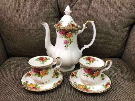 Royal Albert Old Country Roses Coffee Pot Cup Saucer Hobbies Toys