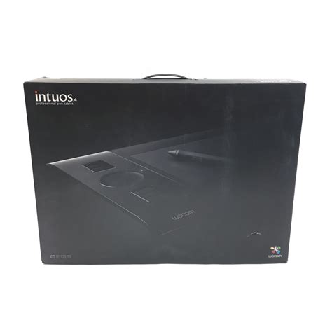 Wacom Intuos4 PTK-440 Small Professional Graphics Tablet with Pen and ...