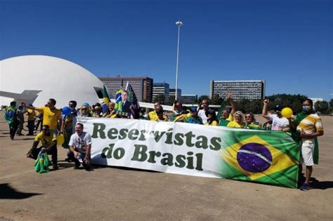 Manifestantes Pró Governo Reúnem Se Na Esplanada Dos Ministérios