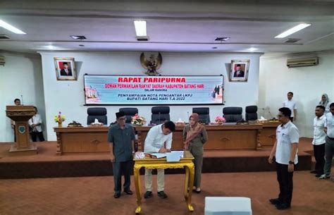 Eksekutif Dan Legislatif Batang Hari Tandatangani LKPJ TA 2022 Dalam