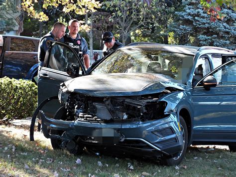 Suvs Crash In Fair Lawn Sends Both Vehicles Off The Road And Drivers