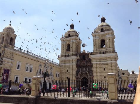 Tour Por Las Iglesias De Lima