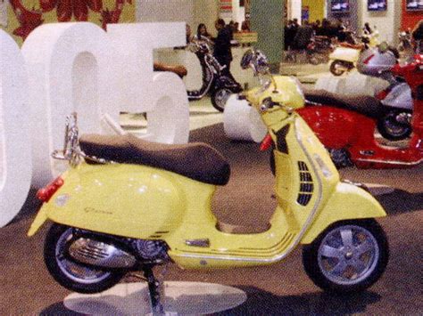 Modern Vespa Mellow Yellow