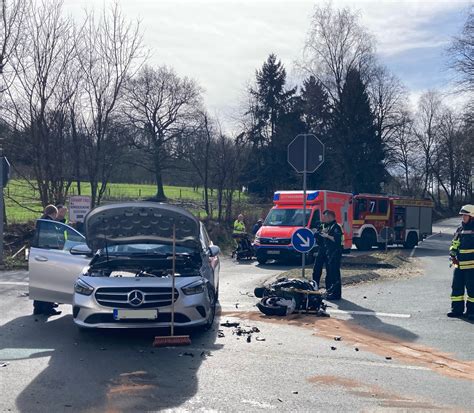 FW EN Verkehrsunfall Zwischen Motorrad Und PKW Fordert Drei Verletzte